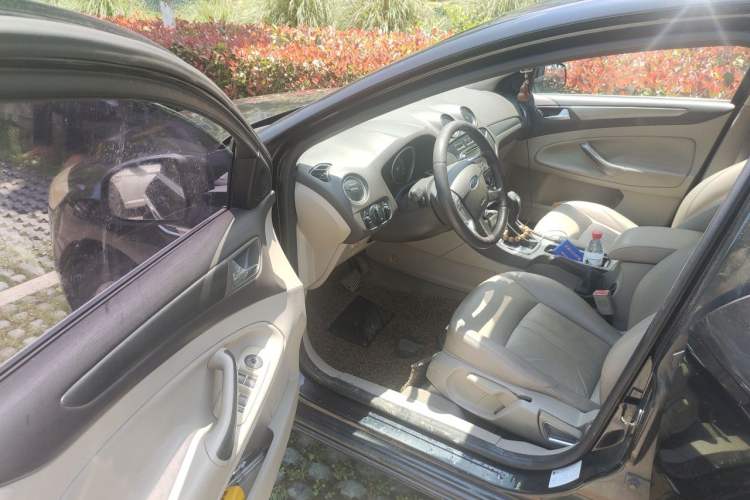 Used Ford Mondeo 2013 2.3L Fashion Edition Driver Seat