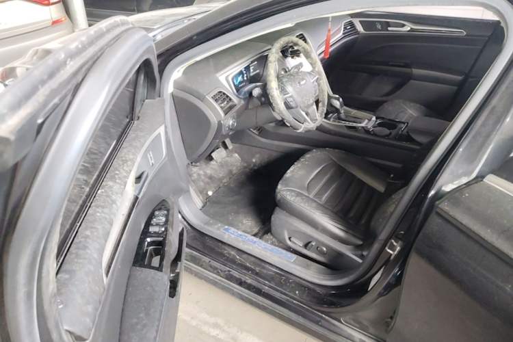 Used Ford Mondeo 2013 2.0L GTDi 200 Fashion Edition Driver Seat