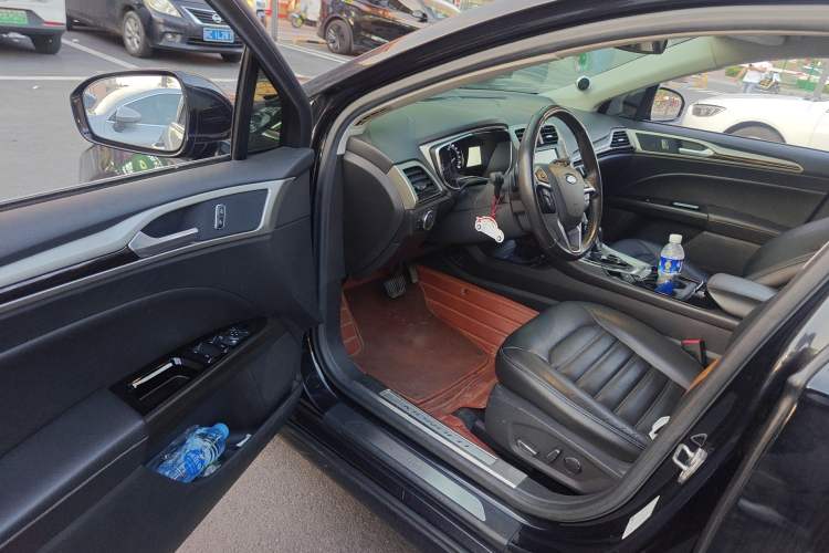 Used Ford Mondeo 2013 2.0L GTDi 200 Luxury Model Driver Seat