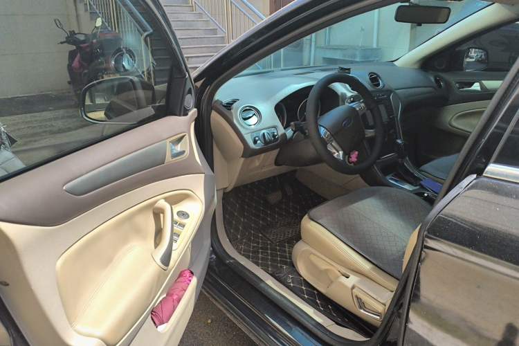 Used Ford Mondeo 2013 2.3L Fashion Edition Driver Seat