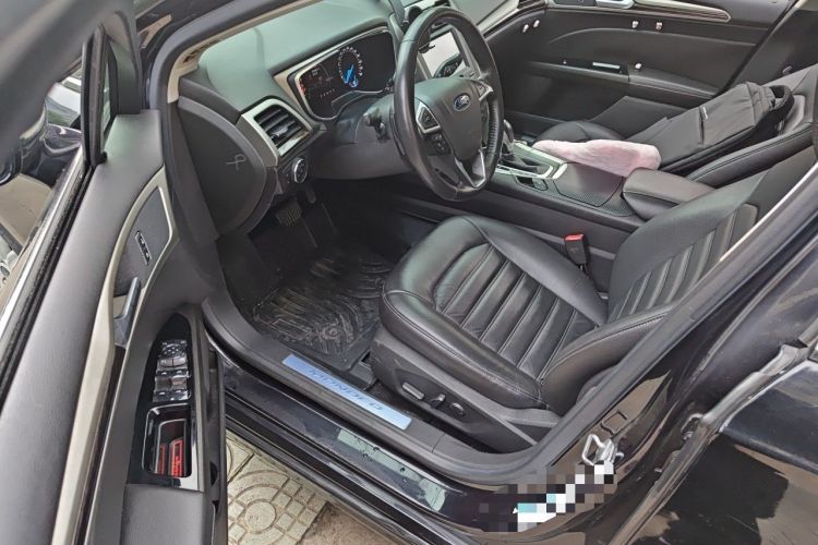 Used Ford Mondeo 2013 2.0L GTDi 200 Fashion Edition Driver Seat