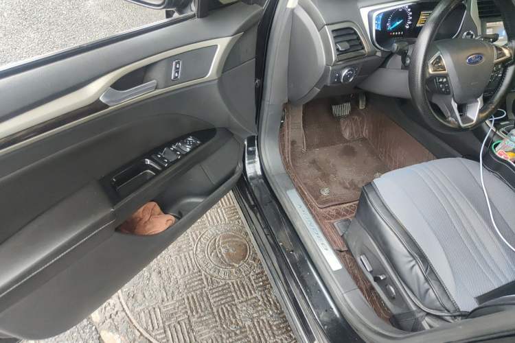 Used Ford Mondeo 2013 2.0L GTDi 200 Luxury Model Driver Seat
