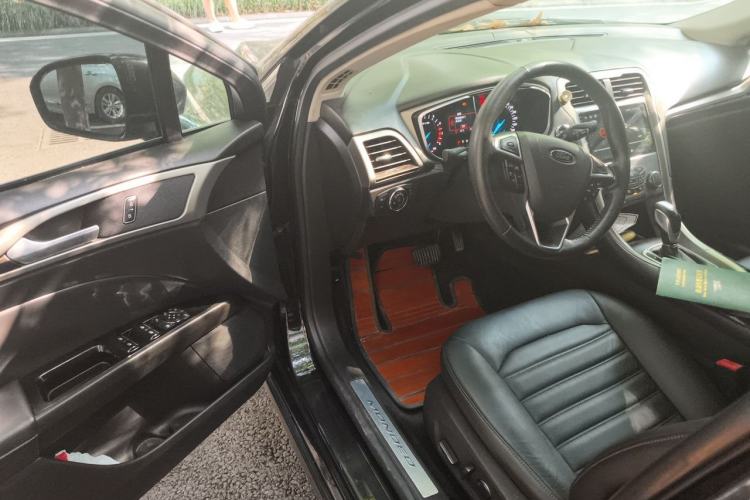 Used Ford Mondeo 2013 2.0L GTDi 200 Fashion Edition Driver Seat