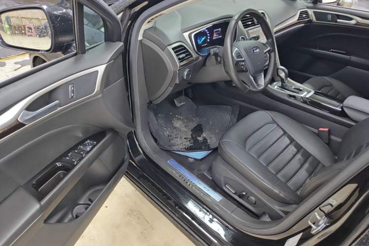 Used Ford Mondeo 2013 2.0L GTDi 200 Luxury Model Driver Seat
