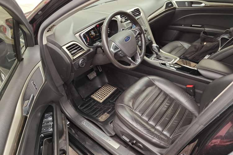 Used Ford Mondeo 2013 2.0L GTDi 200 Fashion Edition Driver Seat