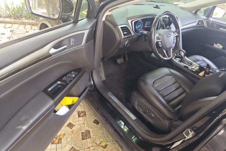 Used Ford Mondeo 2013 2.0L GTDi 200 Luxury Model Driver Seat
