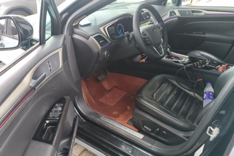 Used Ford Mondeo 2013 2.0L GTDi 200 Fashion Edition Driver Seat