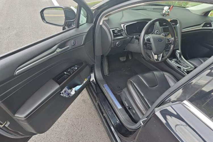 Used Ford Mondeo 2013 2.0L GTDi240 Luxury Sport Model Driver Seat