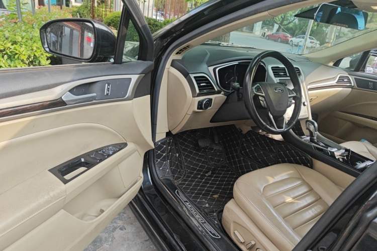 Used Ford Mondeo 2013 2.0L GTDi240 Ultimate Edition Driver Seat
