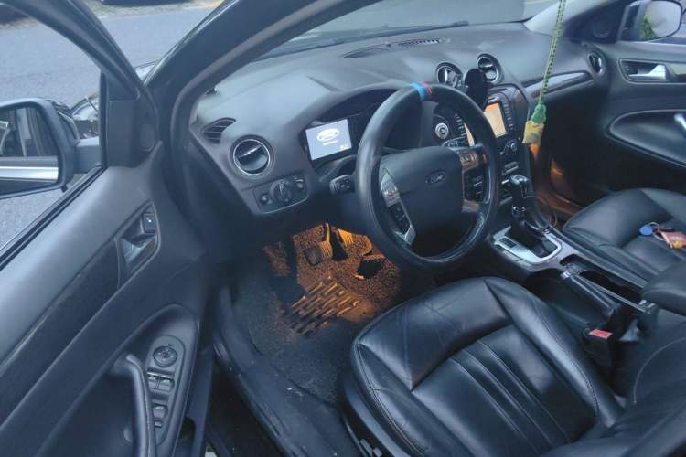 Used Ford Mondeo 2013 2.0L GTDi 200 Luxury Model Driver Seat