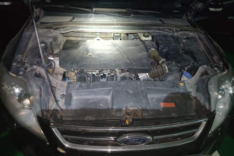 Used Ford Mondeo 2013 2.3L Luxury Model Engine Bay