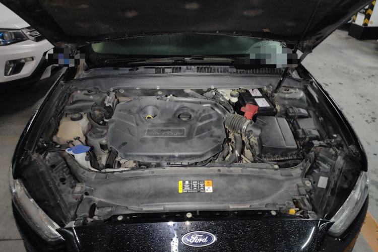 Used Ford Mondeo 2013 2.0L GTDi 200 Luxury Model Engine Bay