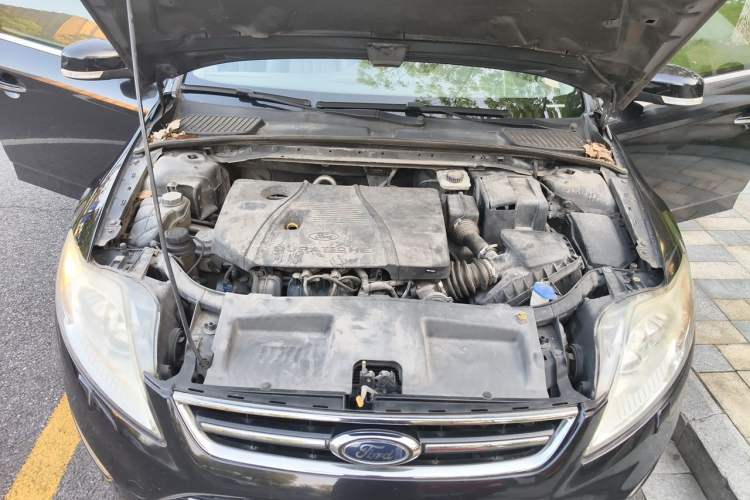 Used Ford Mondeo 2013 2.3L Luxury Model Engine Bay