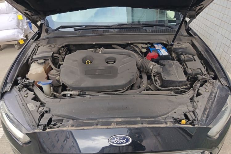 Used Ford Mondeo 2013 2.0L GTDi 200 Fashion Edition Engine Bay