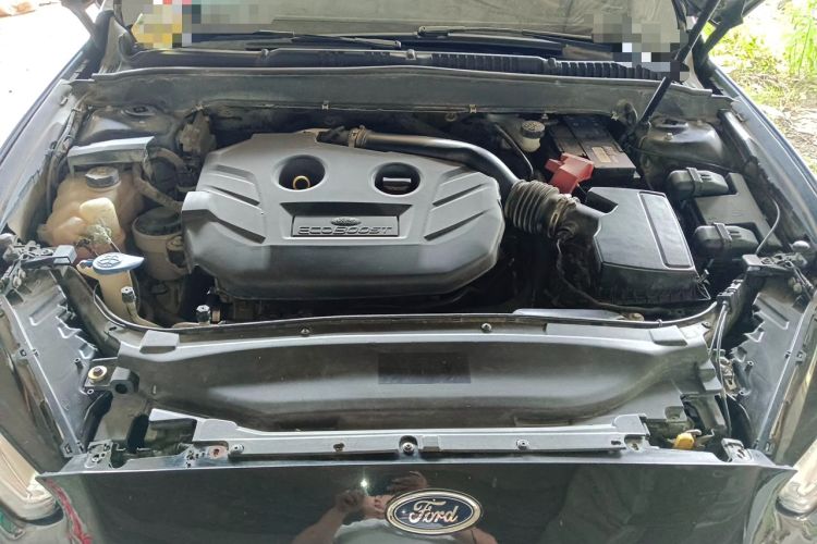 Used Ford Mondeo 2013 2.0L GTDi 200 Fashion Edition Engine Bay