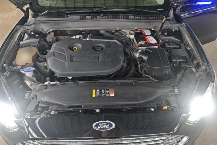 Used Ford Mondeo 2013 2.0L GTDi240 Luxury Sport Model Engine Bay