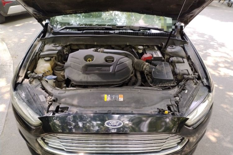 Used Ford Mondeo 2013 2.0L GTDi 200 Luxury Model Engine Bay