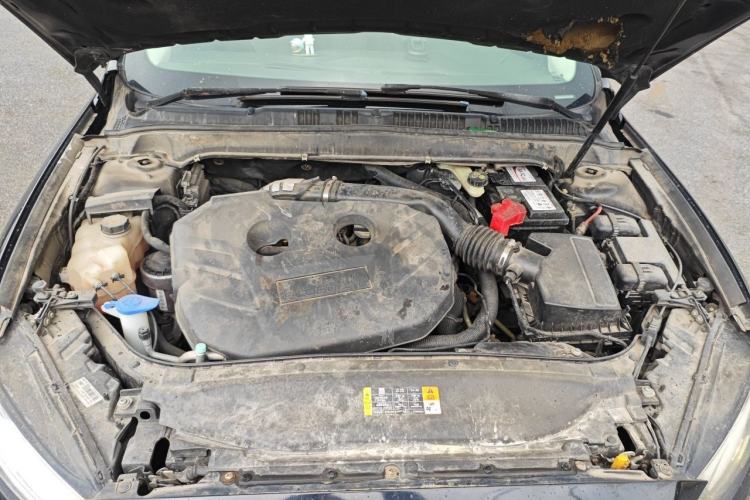 Used Ford Mondeo 2013 2.0L GTDi240 Luxury Sport Model Engine Bay