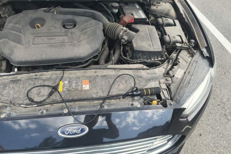 Used Ford Mondeo 2013 2.0L GTDi 200 Fashion Edition Engine Bay Left