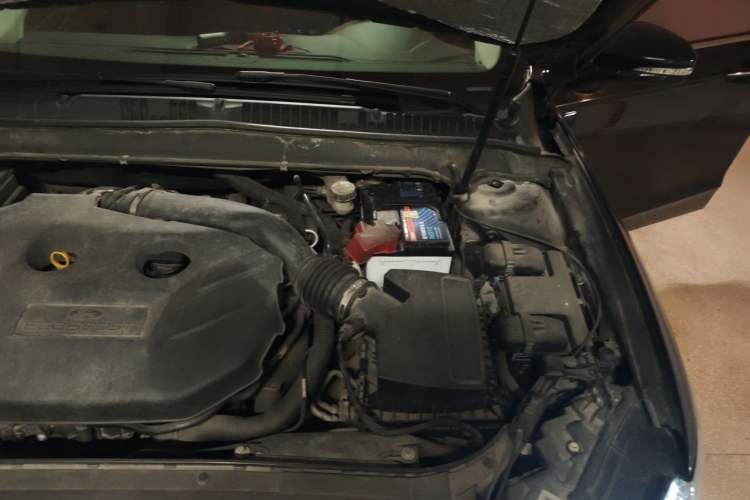 Used Ford Mondeo 2013 2.0L GTDi 200 Fashion Edition Engine Bay Left