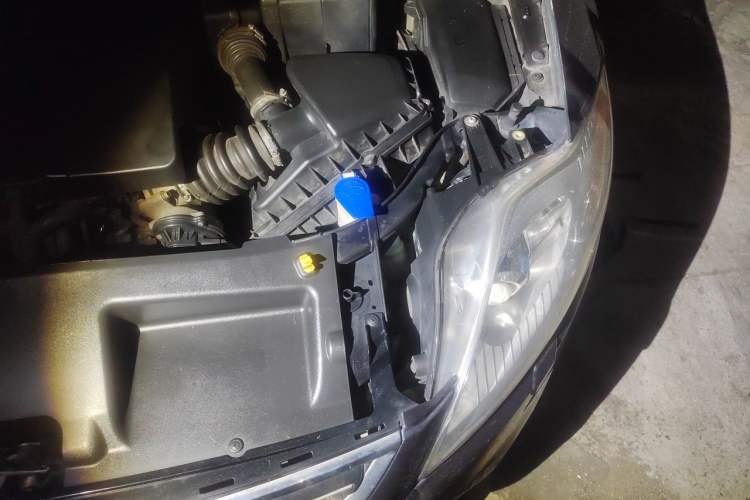 Used Ford Mondeo 2013 2.3L Luxury Model Engine Bay Left