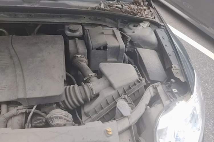 Used Ford Mondeo 2013 2.3L Luxury Model Engine Bay Left