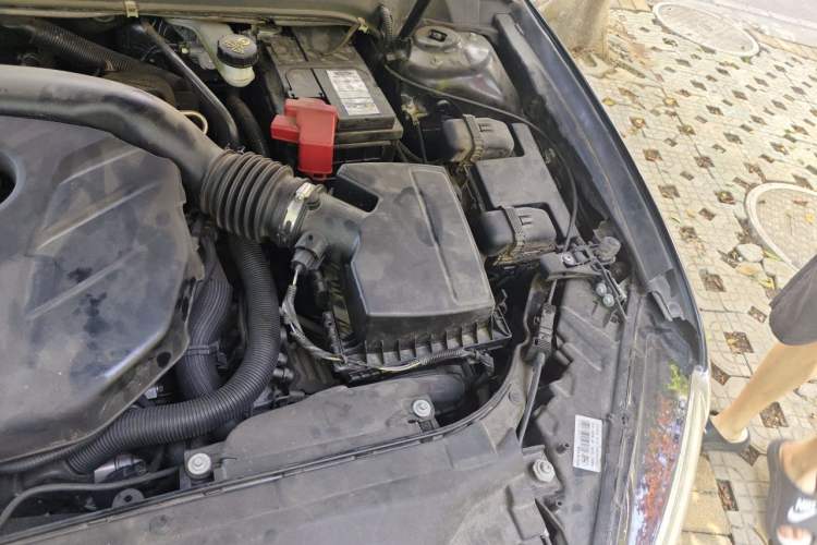 Used Ford Mondeo 2013 2.0L GTDi 200 Luxury Model Engine Bay Left