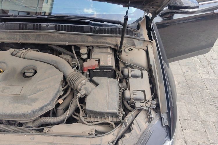 Used Ford Mondeo 2013 2.0L GTDi 200 Luxury Model Engine Bay Left