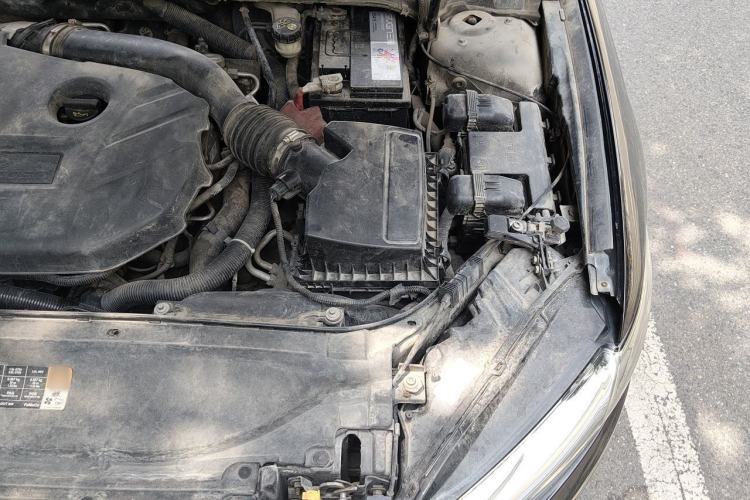 Used Ford Mondeo 2013 2.0L GTDi240 Luxury Sport Model Engine Bay Left