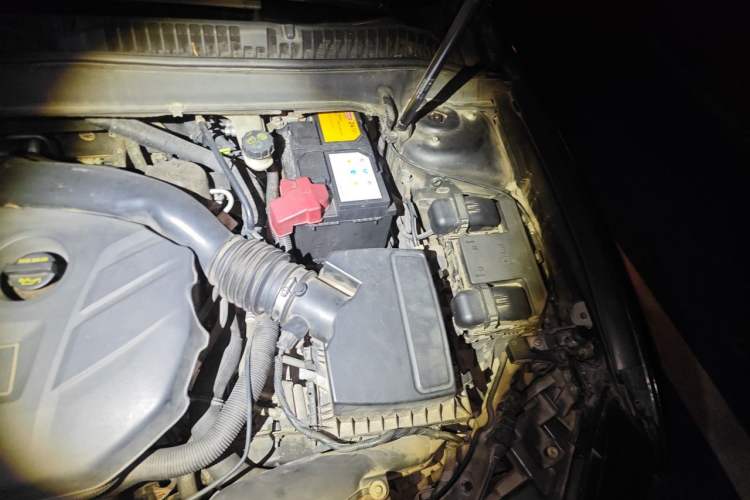 Used Ford Mondeo 2013 2.0L GTDi 200 Fashion Edition Engine Bay Left