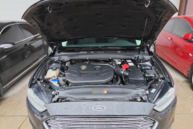 Used Ford Mondeo 2013 2.0L GTDi 200 Fashion Edition Engine Bay