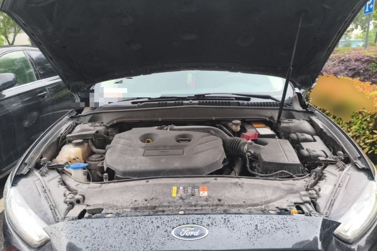 Used Ford Mondeo 2013 2.0L GTDi 200 Luxury Model Engine Bay