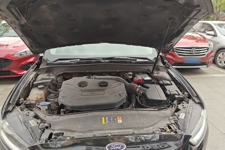 Used Ford Mondeo 2013 2.0L GTDi 200 Fashion Edition Engine Bay