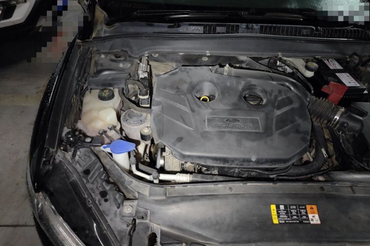 Used Ford Mondeo 2013 2.0L GTDi 200 Luxury Model Engine Bay Right