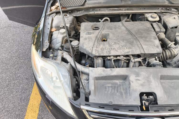Used Ford Mondeo 2013 2.3L Luxury Model Engine Bay Right