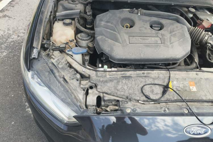 Used Ford Mondeo 2013 2.0L GTDi 200 Fashion Edition Engine Bay Right
