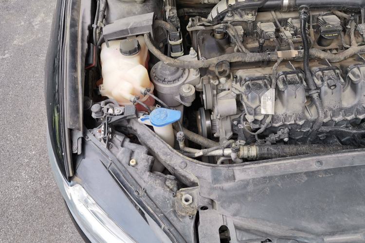 Used Ford Mondeo 2013 2.0L GTDi 200 Fashion Edition Engine Bay Right