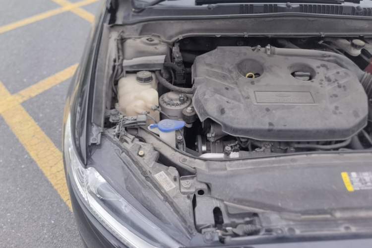 Used Ford Mondeo 2013 2.0L GTDi 200 Fashion Edition Engine Bay Right
