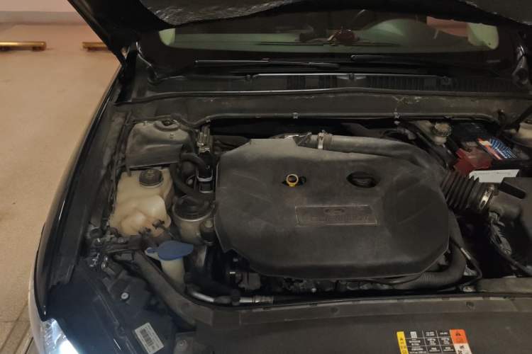 Used Ford Mondeo 2013 2.0L GTDi 200 Fashion Edition Engine Bay Right