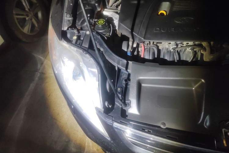 Used Ford Mondeo 2013 2.3L Luxury Model Engine Bay Right
