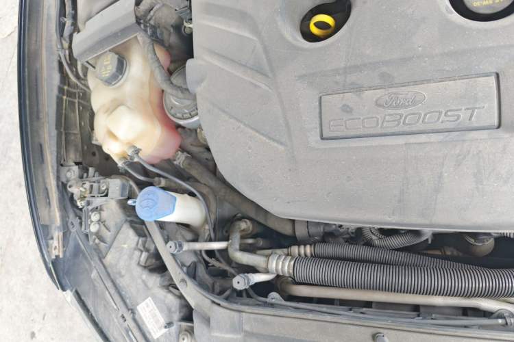 Used Ford Mondeo 2013 2.0L GTDi 200 Fashion Edition Engine Bay Right