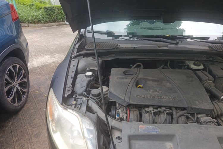 Used Ford Mondeo 2013 2.3L Luxury Model Engine Bay Right