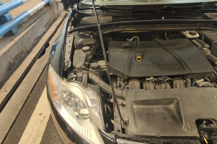Used Ford Mondeo 2013 2.3L Luxury Model Engine Bay Right