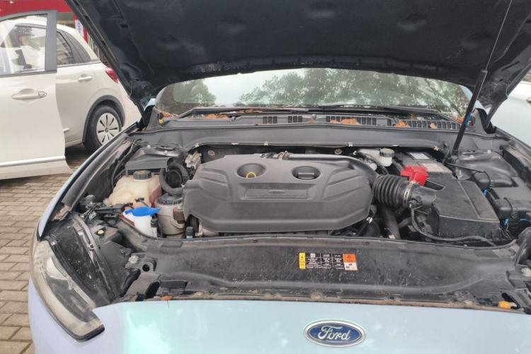 Used Ford Mondeo 2013 2.0L GTDi 200 Fashion Edition Engine Bay Right