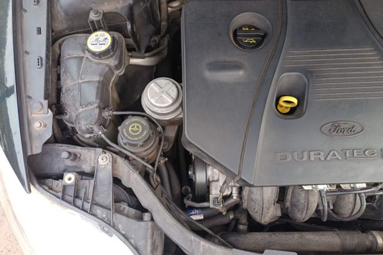 Used Ford Mondeo 2013 2.3L Luxury Model Engine Bay Right
