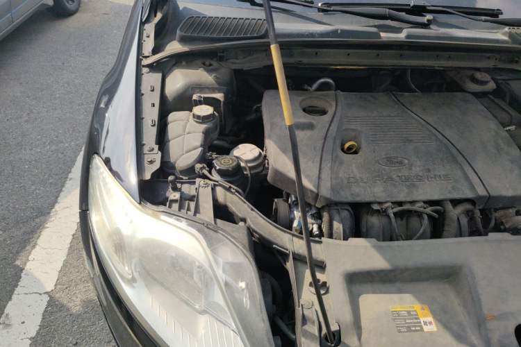 Used Ford Mondeo 2013 2.3L Luxury Model Engine Bay Right