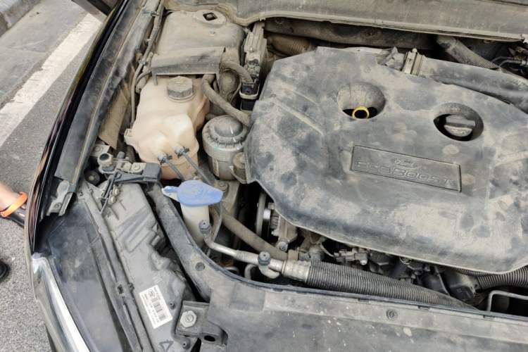 Used Ford Mondeo 2013 2.0L GTDi240 Flagship Edition Engine Bay Right