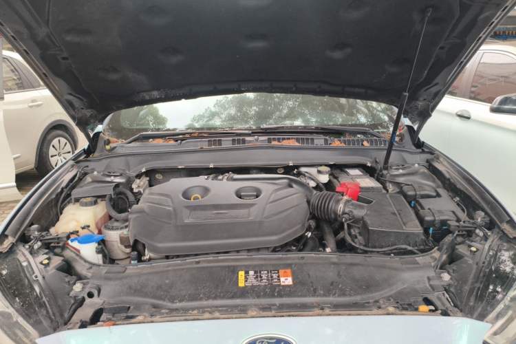 Used Ford Mondeo 2013 2.0L GTDi 200 Fashion Edition Engine Bay