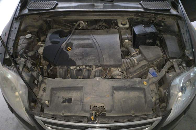 Used Ford Mondeo 2013 2.3L Luxury Model Engine Bay