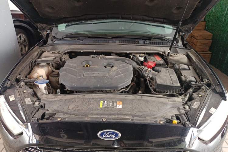 Used Ford Mondeo 2013 2.0L GTDi 200 Fashion Edition Engine Bay